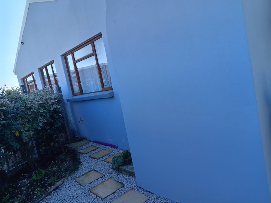 3 Bedroom Property for Sale in Wavecrest Eastern Cape